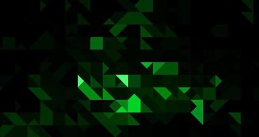 triangle de forme de mosaïque verte abstraite motif de dégradé brillant lumineux polygonal réaliste sur l'obscurité. photo