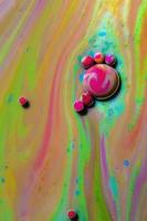 macrophotographie de bulles colorées photo