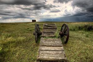 vieux chariot à roue des prairies saskatchewan photo