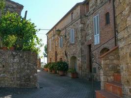 vue sur la ville de murlo photo