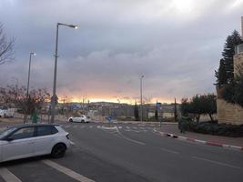 magnifique coucher de soleil en israël vue sur la terre sainte photo