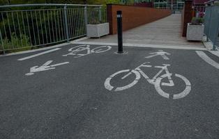 signalisation pour piétons et cyclistes photo