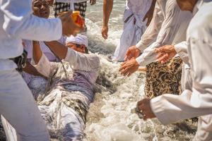 Sanur, Bali, Indonésie, 2015 - melasti est une cérémonie et un rituel de purification hindou balinais photo