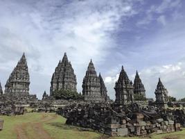 sanctuaire du temple hindou de prambanan inclus dans la liste du patrimoine mondial. Yogyakarta, Java central, Indonésie photo