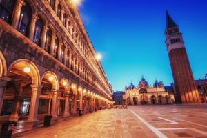 place saint marc et cloche campanile photo