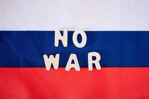 drapeau de la russie et arrêter la guerre. photo