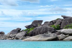 point de repère de donald duck rock dans l'île de similan photo