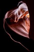 tunnel en forme de feuille dans le canyon de l'antilope photo