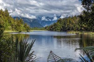 lac matheson en nouvelle-zélande photo