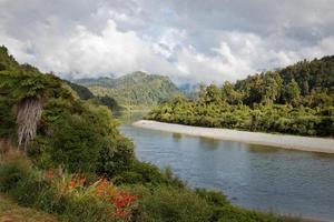 vue sur les méandres de la rivière buller en nouvelle-zélande photo