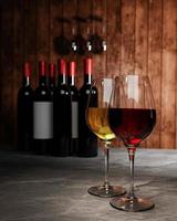 vin rouge et blanc en verre clair, de nombreux arrière-plans flous de bouteilles de vin le placent sur un sol en ciment avec un mur en bois. le concept de production de dégustation de cave rendu 3d photo