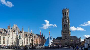 bruges, belgique, 2015. vue vers le beffroi de bruges photo