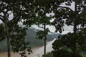 rivière salween dans la province de mae hong son entre la thaïlande et la frontière du myanmar photo