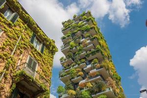 milan italie 2019 maisons avec jardin sur la terrasse photo