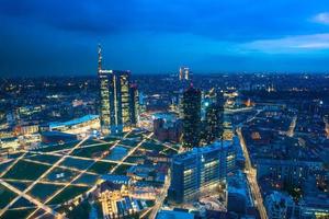 skyline de milan au coucher du soleil photo