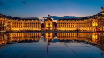 Bordeaux, France, 2016. miroir d'eau à la place de la bourse à bordeaux photo