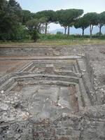 ruines de minturnae, italie photo