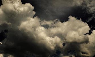 les nuages s'assemblent photo