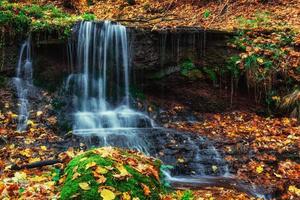 cascade en automne photo