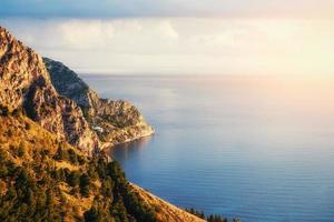 panorama printanier de la côte de la mer ville trapany sicile italie europe photo