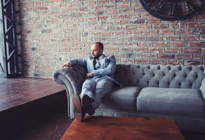 homme d'affaires au bureau photo