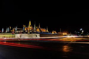 14 février 2020 temple du bouddha d'émeraude wat phra kaew le soir, crépuscule photo