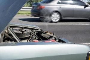 buenos aires, argentine, 2020. problèmes de radiateur dans la voiture photo