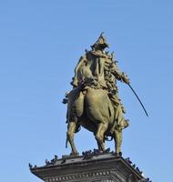 monument vittorio emanuele ii à milan photo