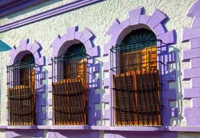 mexique, mazatlan, rues colorées de la vieille ville dans le centre-ville historique photo