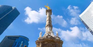 monument de l'ange de l'indépendance dans le centre historique de la ville de mexico photo