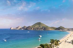 cabo san lucas, mexique, vue aérienne panoramique panoramique de los cabos destination touristique historique arc de cabo san lucas, el arco, site d'observation des baleines et de plongée en apnée photo