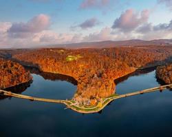 vue aérienne du parc du lac de triche près de morgantown wv photo