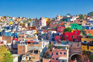 guanajuato, mexique, pittoresques rues colorées de la vieille ville photo