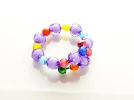 bracelets multicolores avec perles