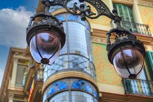 rues de barcelone dans le centre de la ville historique photo