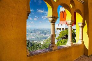 palais de pena pittoresque et coloré à sintra, portugal photo