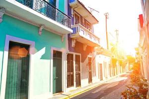 rues de san juan par une belle journée ensoleillée photo