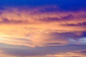 ciel doré et nuages photo