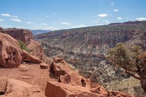 parc national de capitol reef par une journée ensoleillée dans l'état de l'utah. photo