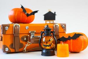 décoration et accessoires d'halloween isolés sur fond blanc photo