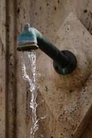 Marbella, Andalousie, Espagne, 2017. L'eau d'une fontaine photo