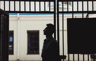 homme élégant dans la rue photo