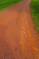 route de boue après la pluie en thaïlande photo