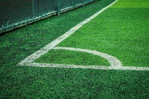 gazon artificiel du terrain de football de football photo