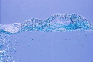 bulles d'eau et d'air sur fond blanc avec un espace pour le texte photo