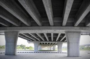 conception de la structure sous le pont photo