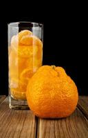 oranges et jus en verre