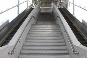 escalier escalier - descente gare bts photo