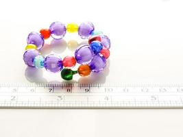 bracelets multicolores avec perles