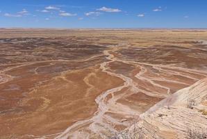 plaine d'épandage colorée dans les badlands photo